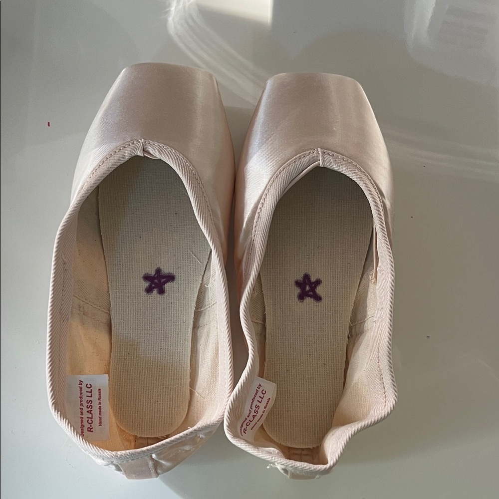 Suffolk Reign 4 xxx St New! Pointe shoes